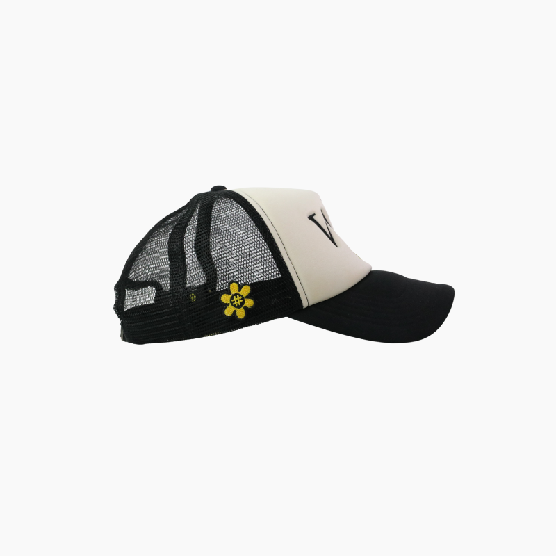 SMILEY ICONIC TRUCKER CAP | BLACK