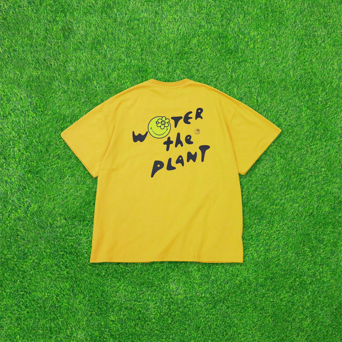 BEAM TSHIRT | ORANGE, Short sleeve, Oversized Fit, Ribbed crewneck, Yellow woven flag logo at the left sleeve, Collaboration with Smiley, Color: Orange, Material: 100% Cotton